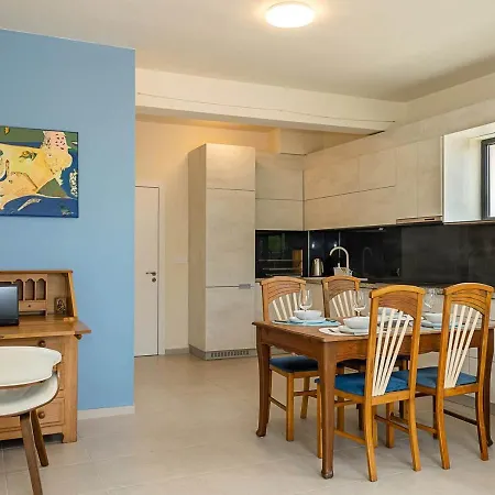 Apartman Spacious 2br Near Sea Garden & By Flat Manаger